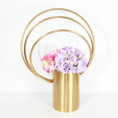 China Large Metal Size Iron Ring Flower Stand M Size Flower Stand Wedding Table Centerpieces for sale