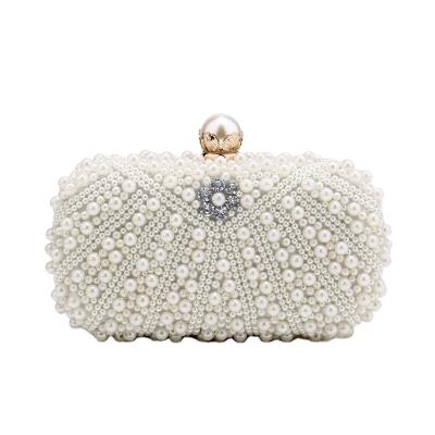 China 2022 New Fashion Silver Party Clutch Purse Beaded Pearl Beaded Ladies Chains Wedding Dinner Evening Luxury Clutch Bags For Women for sale