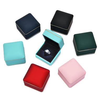 China Luxury OEM/ODM PU Leather Jewelry Pendant Packaging Led Wedding Ring Box Display With Light Velvet for sale