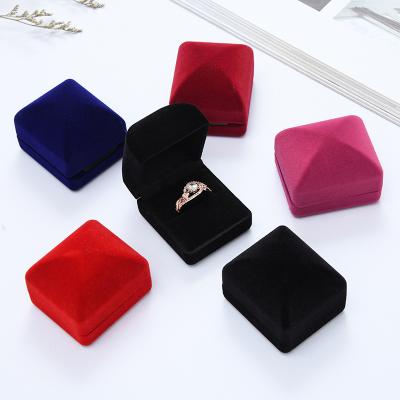 China Exquisite Design Velvet Cloth Packaging Ring Box Jewelry Boxes Fast Delivery for sale