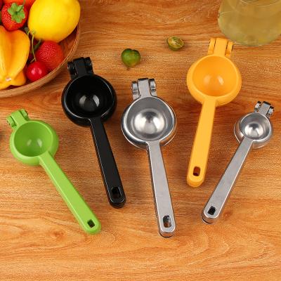 China Viable Kitchenware Maker Citrus Juicer Hand Pres Manual Lemon Squeezer With Comfortable Handle for sale