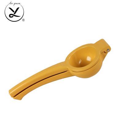 China Lenmon Viable High Quality Lime Extractor Metal Fruit Squeezer Manual Citrus Lemon Squeezer With Handle for sale