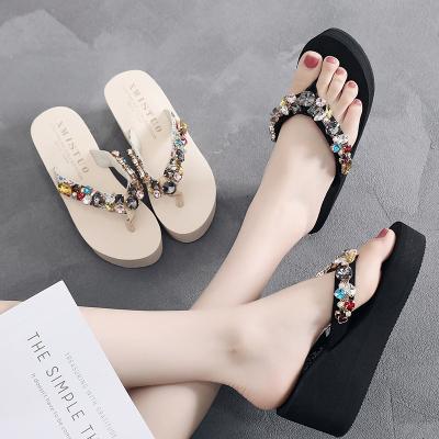 China Luxury Slippers Gem Decoration Flip Flop Of Diamond Slippers Holiday Sandals And Hot Sale Fashion Trend Slippers for sale