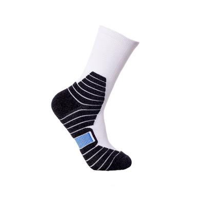 China Antibacterial Customized Size Sports Basketball Hoops Tube Socks Quick-Drying Outdoor Riding Striped Socks for sale