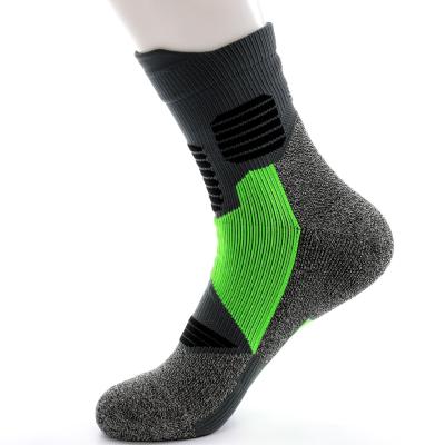 China High Quality Mens Socks Breathable Cotton Cycling Outdoor Sports Basketball Socks Loop Running Socks Compression for sale