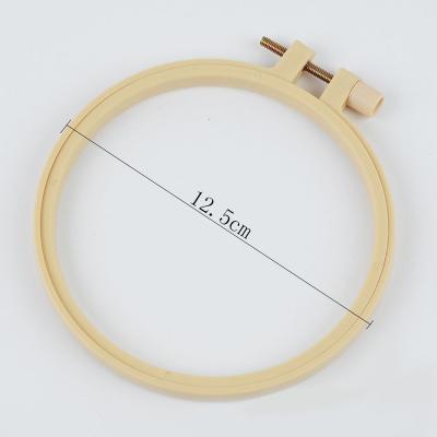 China Wholesale DIY Embroidery Plastic Cross Stitch Circle Eco-Friend Factory Adjustable Bamboo Embroidery Hoops for sale