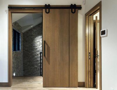 China Modern Design High Quality Interior Wooden Bedroom Apartment Door Modern Log MDF Interior Barn Doors for sale