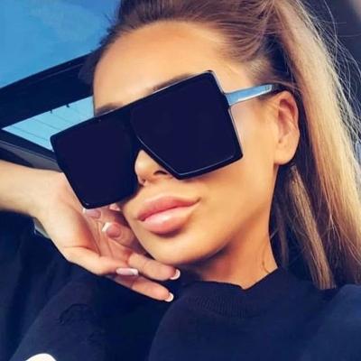 China Fashion Sunglasses 2022 Luxury Square Oversized Shades Designer Glasses Sun Glasses Vintage Fashion Women Retro for sale