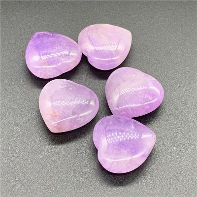 China Europe 3cm Natural Amethyst Crystal Healing Heart Shape Crystal Tumbled Stones Quartz Heart Shaped Gifts for sale