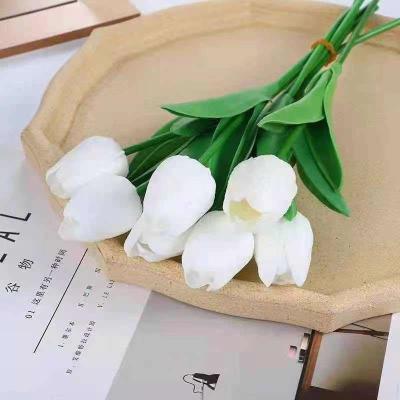 China Living room decoration 2022 Factory wholesale home living room decoration simulation flower tulips for sale