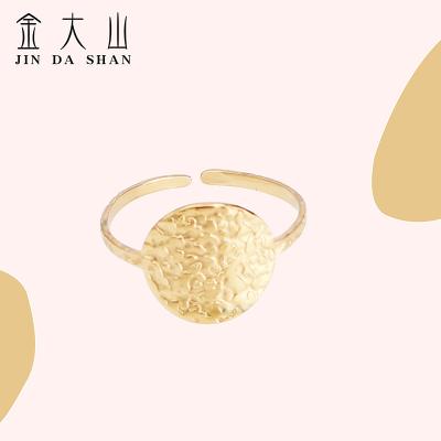 China Wholesale FASHIONABLE Design Ladies Jewelry Special Circle Shaped Hammer Grain Unisex Ring for sale