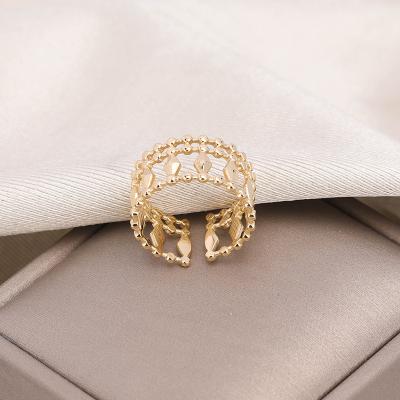 China 2021 TRENDY high quality simple no stone up-to-date designs 18 beautiful gold pattern ring for sale