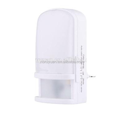 China Sensor Switched 5-20 Lux LED Night Lights Wall Lamp Plug In LED Emergency Lamp With Color Changing for sale