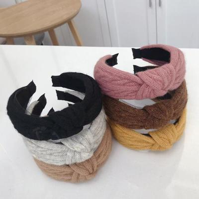 China European and American style women warm headband handmade girls fashion turban center knot solid winter knitted headband for casual hair accessories for sale