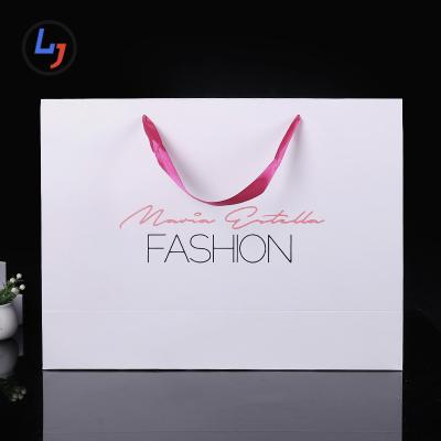 China 2022 Recyclable High End Customized White Luxury Paper Gift Bag for sale