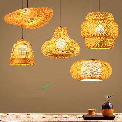 China Modern Handmade LED Rattan Chandelier Round Straw Hat Lamp Pastoral Vintage Restaurant Hanging Light for Cafe Bar Restaurant for sale