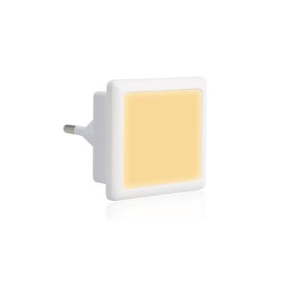 China Modern 3000K Plug In Wall Led Night Lights With Dusk To Dawn Sensor Auto On/Off For Babies Children Kids for sale