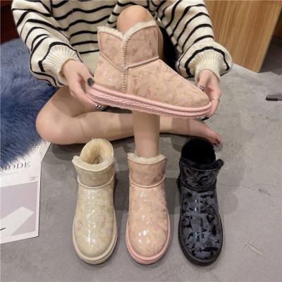 China D13002 Internet celebrity light style fashionable thicken 2021 new winter waterproof outdoor flat snow boots for sale