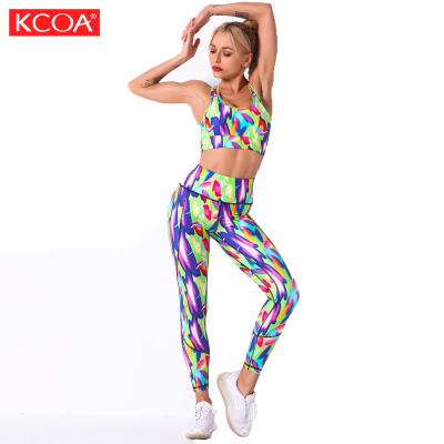 China New Sports Gym Yoga Set Customized Breathable Stretchy Running Training Woman for sale