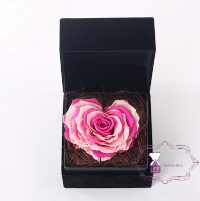 China Holiday decoration & Custom Gift Heart Shape Preserved Rose Flower In Velvet Box for sale