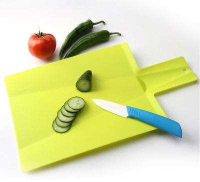 China Kitchen Sustainable Collapsible Silicone Folding Folding Cutting Board With Colander for sale