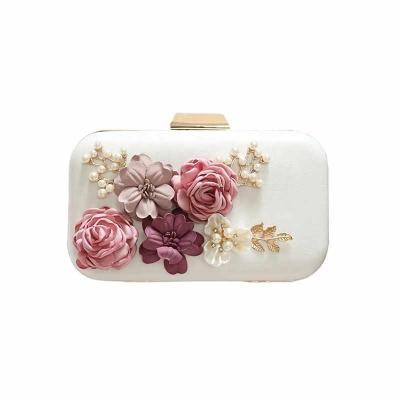 China Latest Fashion Luxury Designer Ladies Clutches Wedding Bags Women Grab Crystal Purse for sale