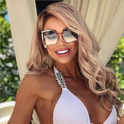 China New Fashion Diamond-studded pearl women's sunglasses metal sunglasses for men and women are the same pearl square metal frame luxury sunglasses for sale