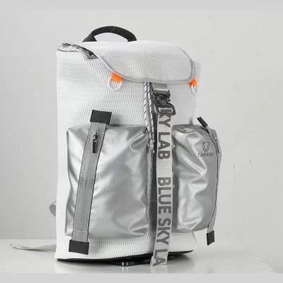 China Leichtgewichtiger Rucksack mit reflektierenden Streifen und Nylon zu verkaufen