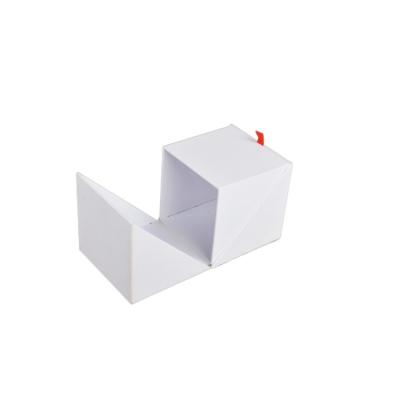 China Specialty Recyclable Luxury Design Flip Lid Candles Empty Rigid Gift Packaging Boxes Wihte Cardboard Candle Boxes With Custom Logo for sale