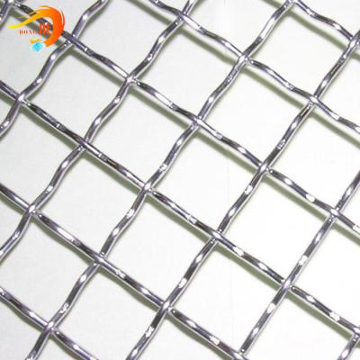 China Structure Firm And Long Lasting Stainless Steel Plain Weave Square Hole Crimped Wire Mesh Products for sale