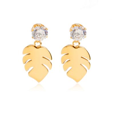 China Three-dimensional crystal earrings wholesale maple leaf diamond gold punks for sale