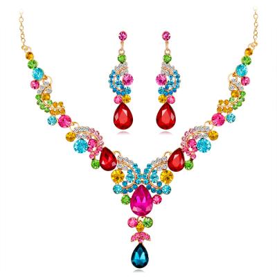 China Hot-selling European and American romantic diamond necklace bridal sets fashion to high-end crystal necklace earrings two-piece jewelry sets for sale