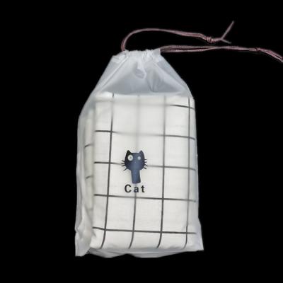 Chine Recyclable Frosted Plastic Storage Cosmetics Bag Drawstring Bag Gift Use Rope Pouch Travel Lanyard à vendre