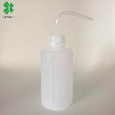 China PE 250ml PE 250ml Self Irrigation Plastic Water Bottle Plastic Self Irrigation Water Bottle Kit, Garden Use Bottle With Watering Can Spike for sale