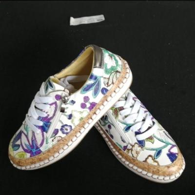 China Fashion trend big size 2021 winter style walking shoes for women embroider platform sports shoes for sale