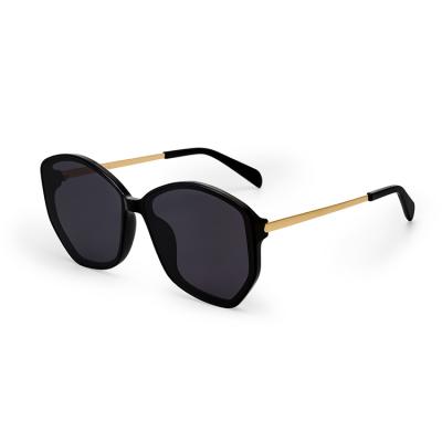 China Fashion Sunglasses Men's Classic Pilot Polarized Sunglasses Men Shape Metal Sun Glass Women Driving Glasses for sale