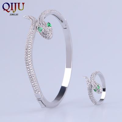 China CLASSIC Hot Selling Fashionable Zircon Snake Bracelet Set And Ring Animal Jewelry for sale