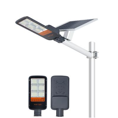 China 2020 new garden factory price hotsell 20w 30w 50w solar street light GEBOSUN for sale