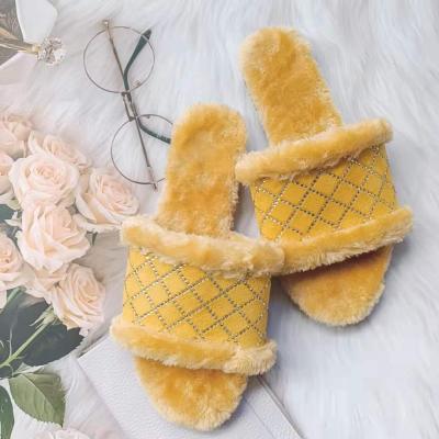 China Newest Spring Design Diamond Shining Fur Slides Ladies Slippers Luxury Flat Furry Breathable Bedroom Slippers Comfortable Slippers For Women for sale