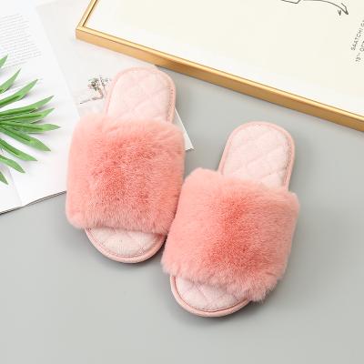 China 2021 Fashion Trend Hot Selling Plus Size Women Flat Soft Lightweight Home Plush Substance Indoor Slippers for sale