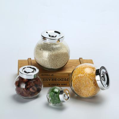 China Freshness Preservation Multiple Sizes Glass Storage Jar With Lid For Candy Storage In Kitchen for sale