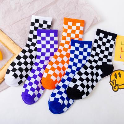 China Sporty Checkerboard Socks Design Womens Socks Breathable Cotton Socks for sale