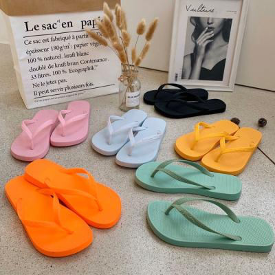 China Fashion trend ladies casual flip flops indoor and outdoor flat bottom beach flip flops for sale