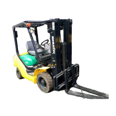 China Building material stores used KOMATSU diesel forklift FD30T-16 2013 year best KOMATSU forklift price for sale