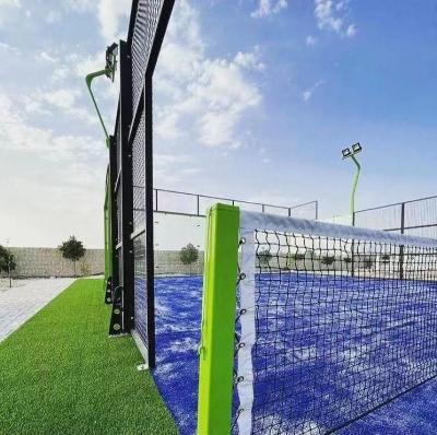 Cina Customizable Color Artificial Grass  Padel Tennis Courts Lawn With Visible Court Lines And Standards in vendita