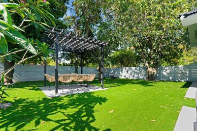 China Artificial Grass Turf Fire Resistant 40mm Pile Height 12000D PE/PP Synthetic Turf for sale