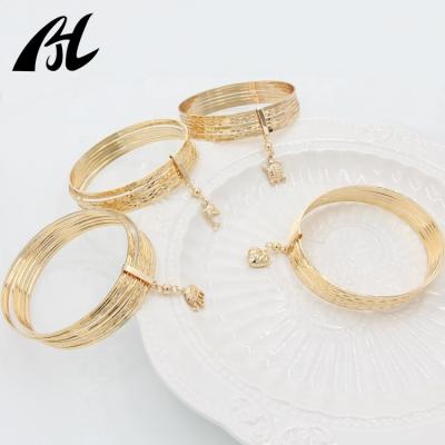 China FASHIONABLE Multi Color Day Jewelry 14k 18K Tricolor 7 Gold Filled Tricolor 7 Gold Bracelets Nun Oro Laminado de Semanario for sale