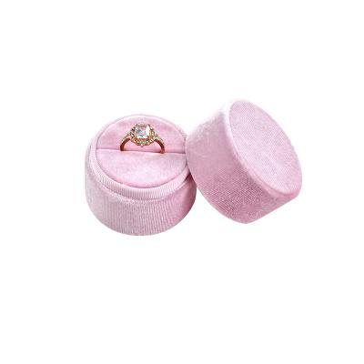 China Handmade Manufacturer Well Made Round Velvet Wedding Ring Proposal Ring Gift Box Packaging for sale