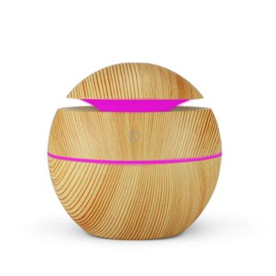 China Smell Humidifiers 2021 Wholesale Price 130ml Factory Grain Changing Wood Humidifier Mini Comfortable Humidifier LED Colorful Light USB Diffuser for sale