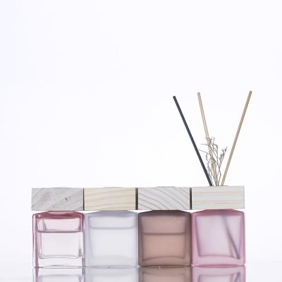 China Gift & Wholesale Aroma Diffuser Craft New Arrival Aroma Diffuser Bottle Perfume Glass Bottle Square Diffuser for sale